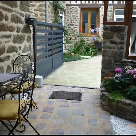 Le Logis De La Cour De Bretagne Au Port De Dinan Apartment Lanvallay